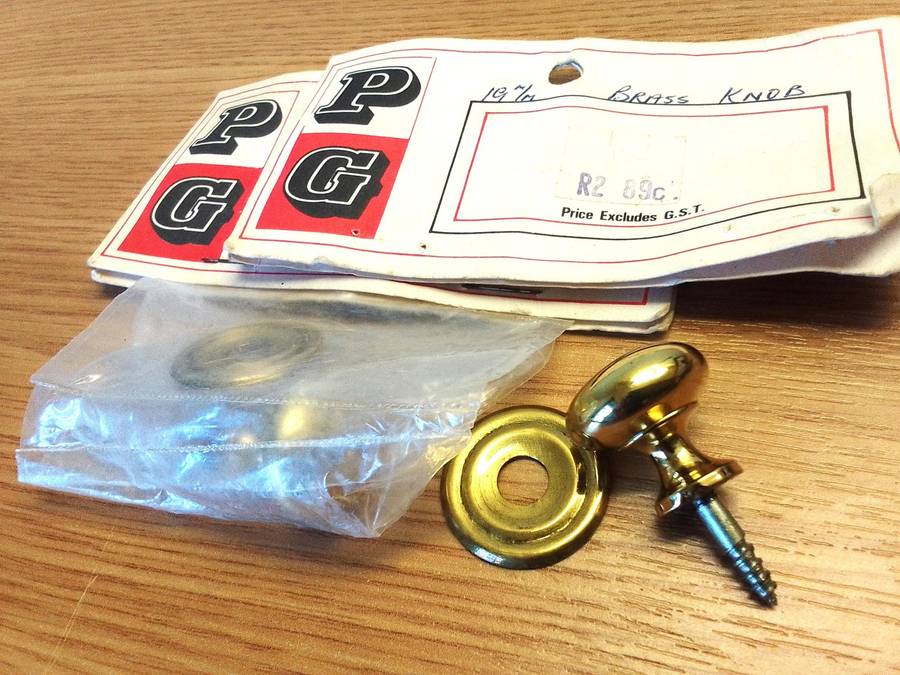18.5mm solid brass furniture knobs x 2