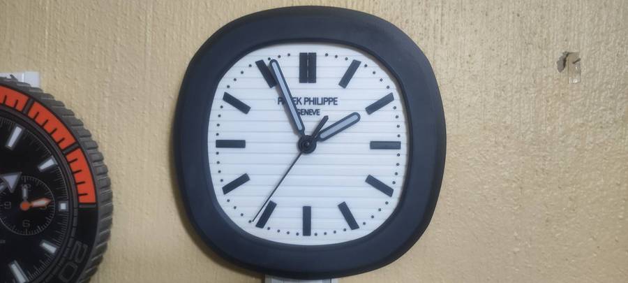 Nautilus inspired desk clock - Fan art