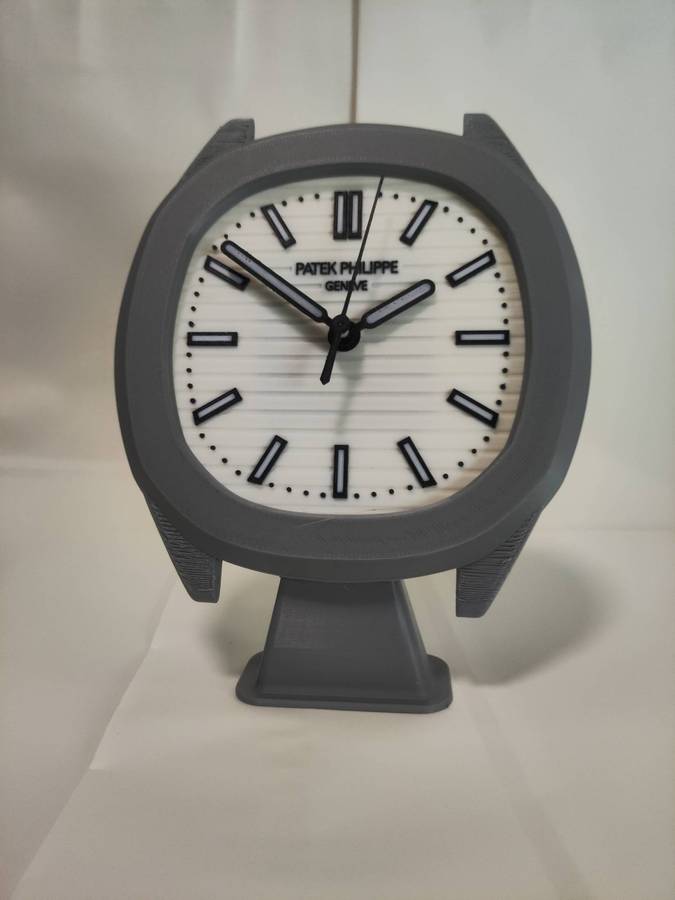 Nautilus inspired desk clock - Fan art