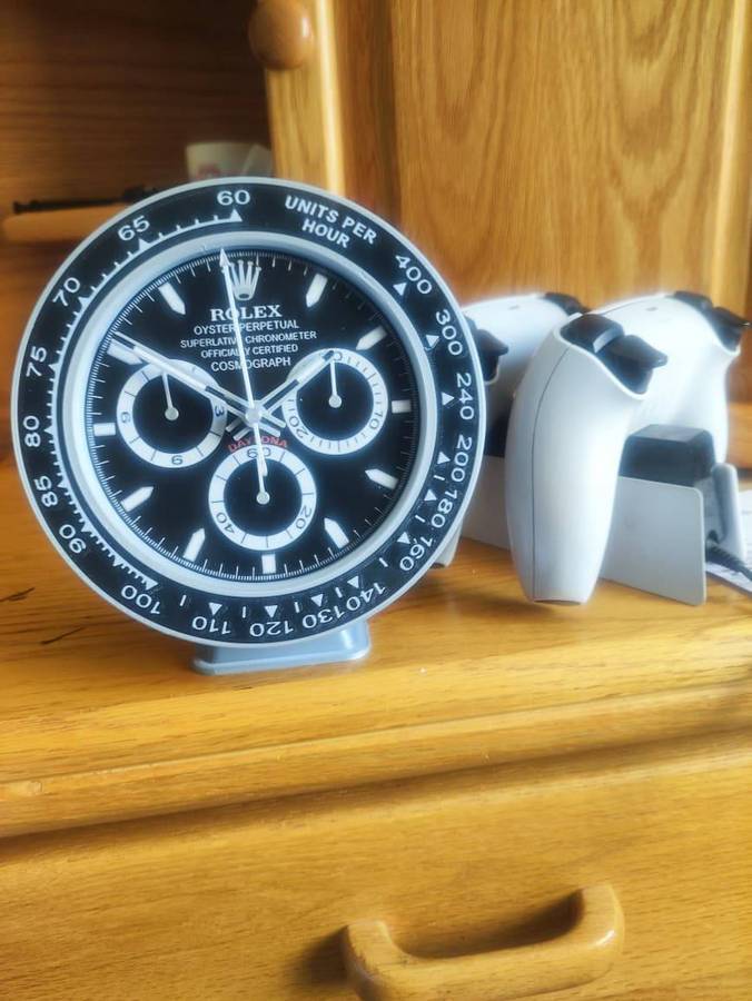 Daytona Inspired Fan Art Desk Clock - Black dial