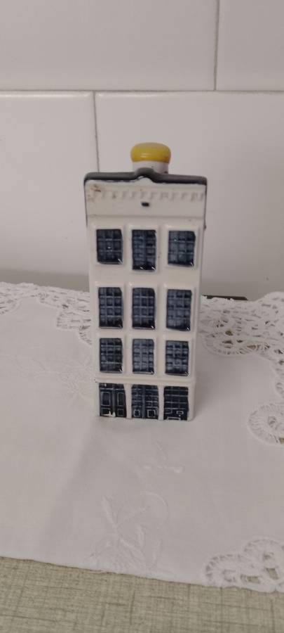 Collectable vintage  Dutch Bols KLM airlines miniature souvenir house no - 47