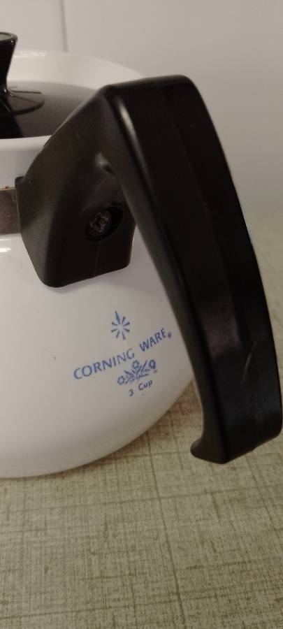 A VINTAGE CORNING WARE STOVE TOP COFFEE / TEA POT 3 CUP