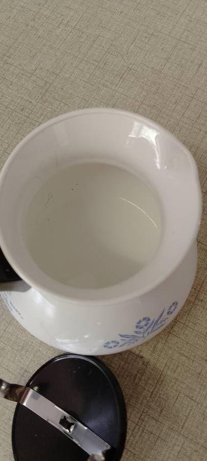 A VINTAGE CORNING WARE STOVE TOP COFFEE / TEA POT 3 CUP