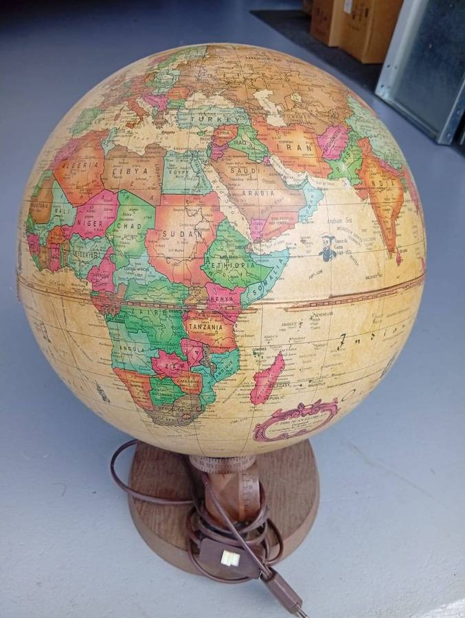 Readers Digest Antique Globe