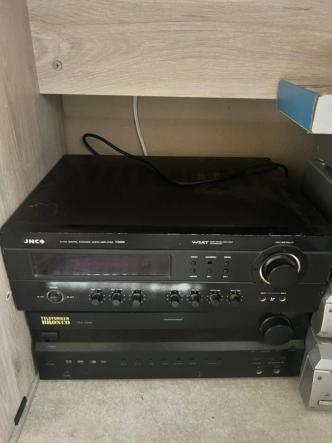 Amplifier and radio(hi-fi) lot for spares/repairs