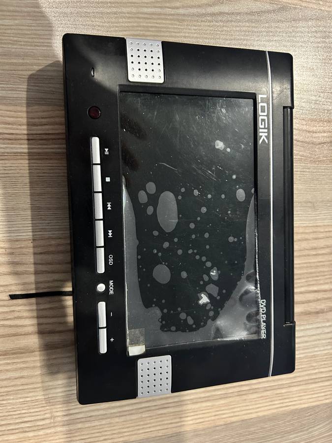 Logic LDS7 portable DVD player