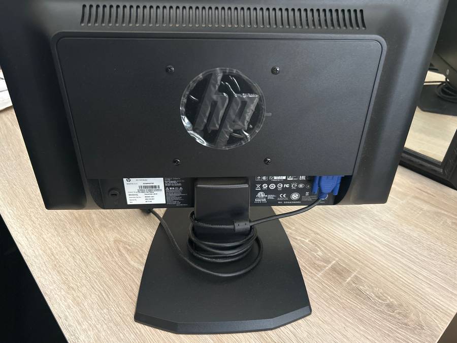 HP V194 monitor