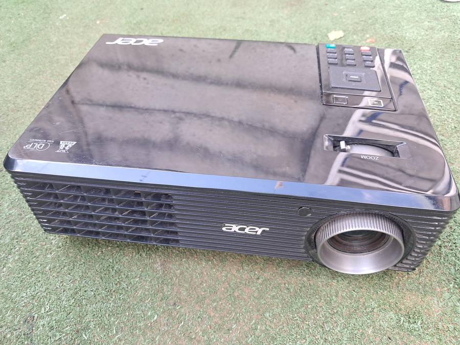 Projector - Acer X112 DLP Projector