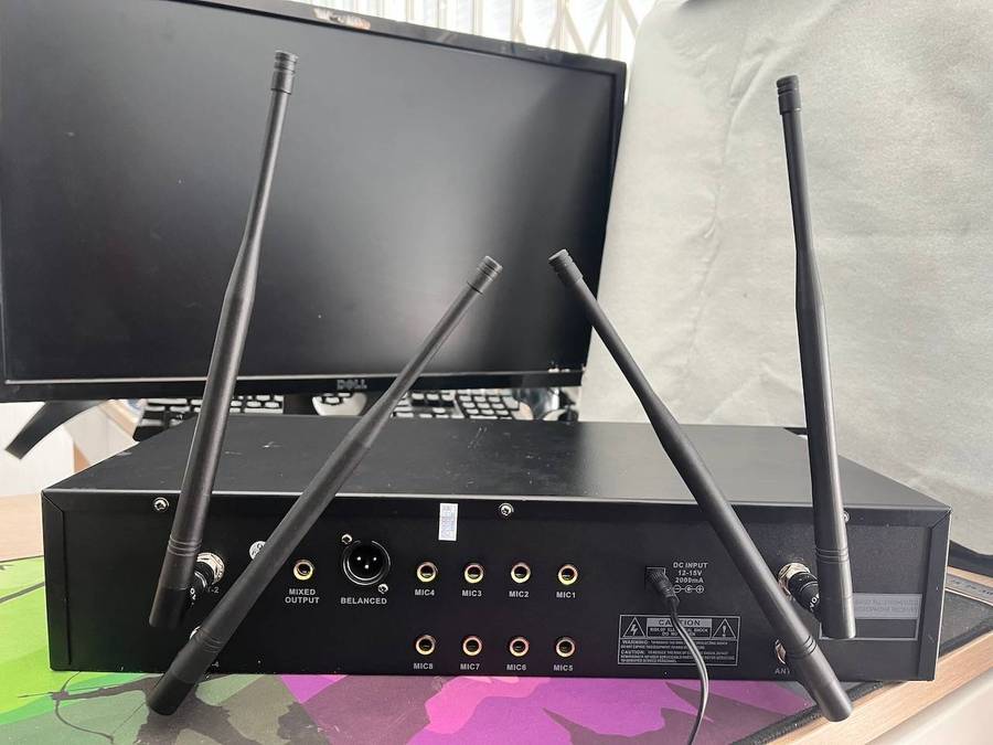 Hybrid+ R8 Receiver with Handheld and Body Pack Transmitters