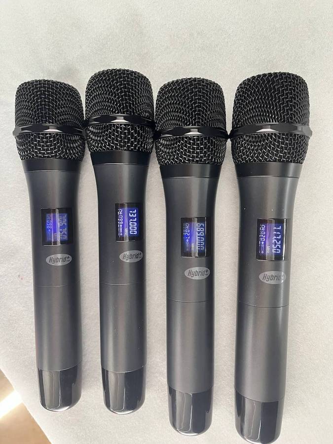 Hybrid+ R8 Receiver with Handheld and Body Pack Transmitters