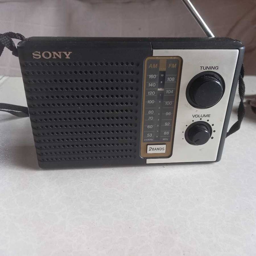 SONY Portable FM/AM radio