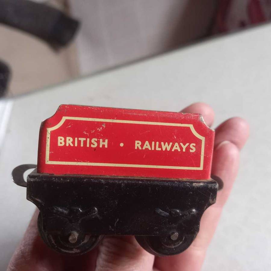 Vintage tin plate clockwork train. Please see