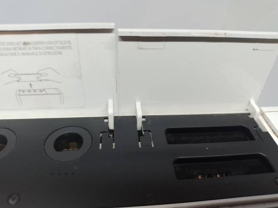 Nintendo Wii - White, Controller, Nunchuck, PSU, Sensor, Cables Stand, Silicone Controller Sleeve