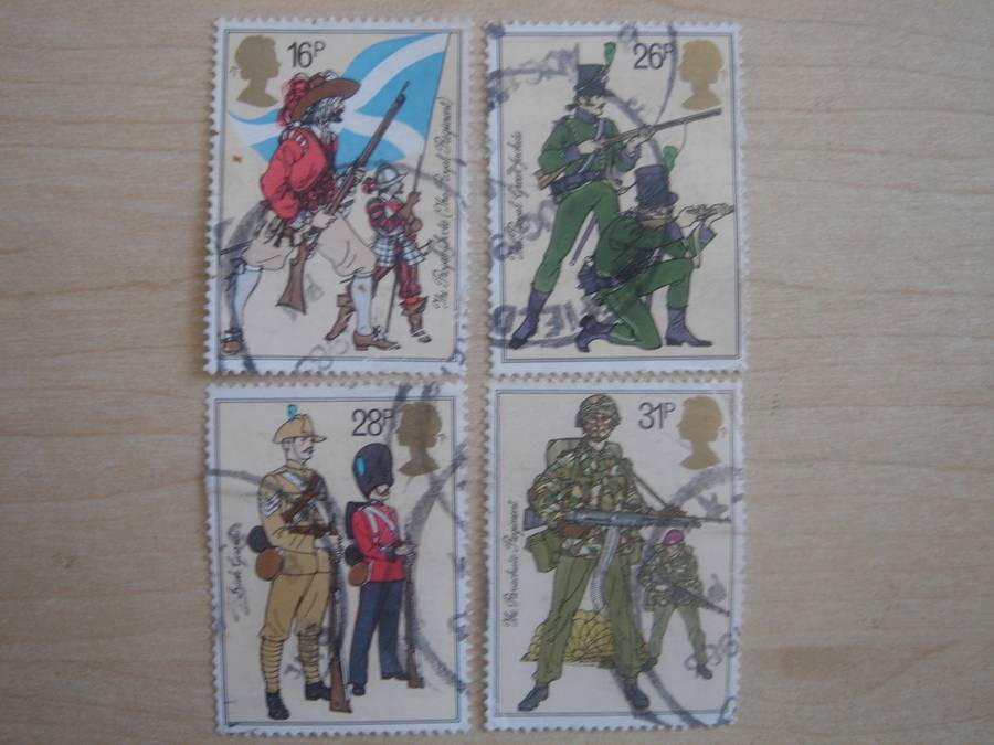 1983 England - Uniforms 16,26,28,31 p used, stamped