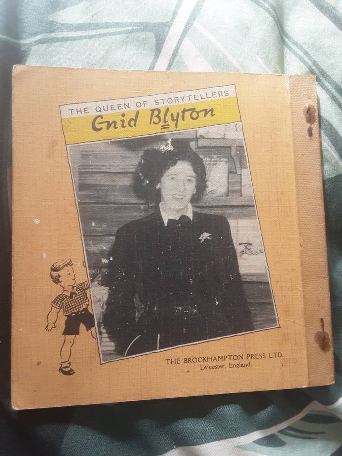 Here Come The Twins by Enid Blyton, Little Book No 13
