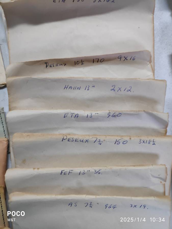 Massive lot of watch mainsprings