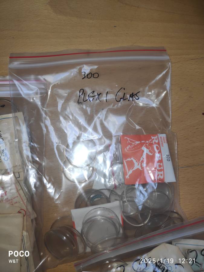 Bargain lot of  Gents Watch PlexiGlass