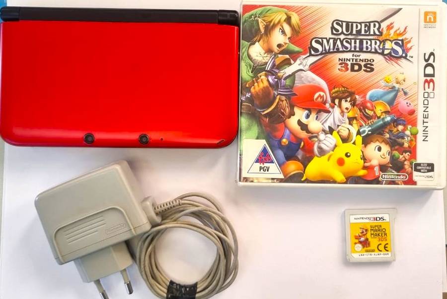 Amazing Condition Nintendo 3DS XL Bundle
