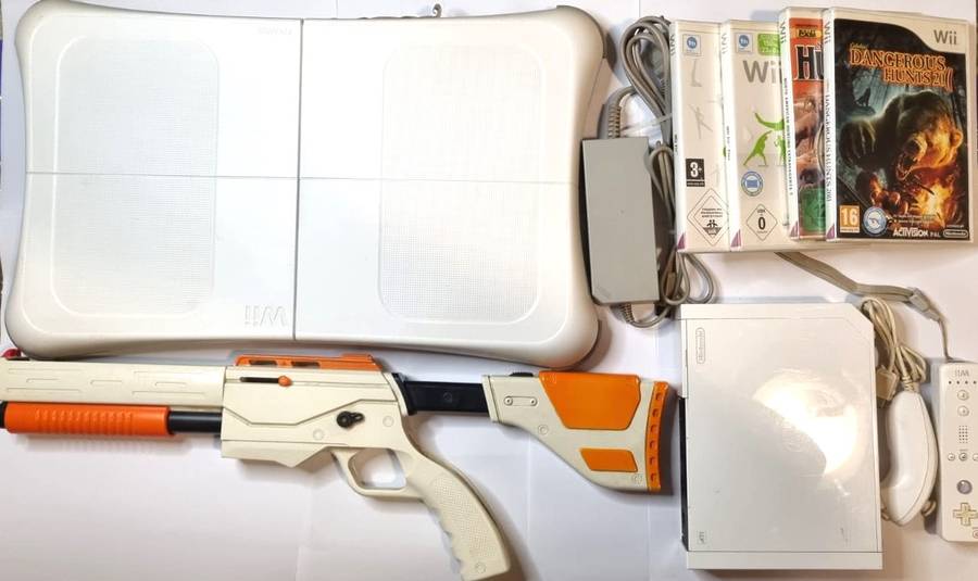 Big Nintendo WII Bundle (Kindly read description below)