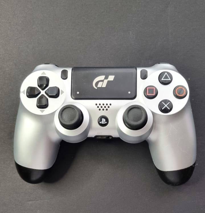 LIMITED EDITION GR PLAYSTATION 4 V2 CONTROLLER