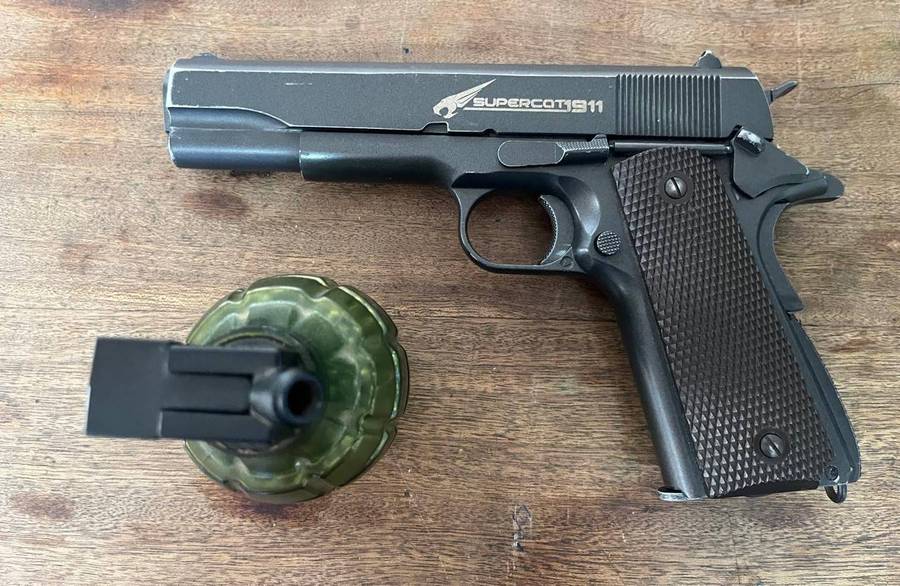 KWC -Supercat 1911 Bundle (Fully Metal co2 semi-auto Blowback pistol)