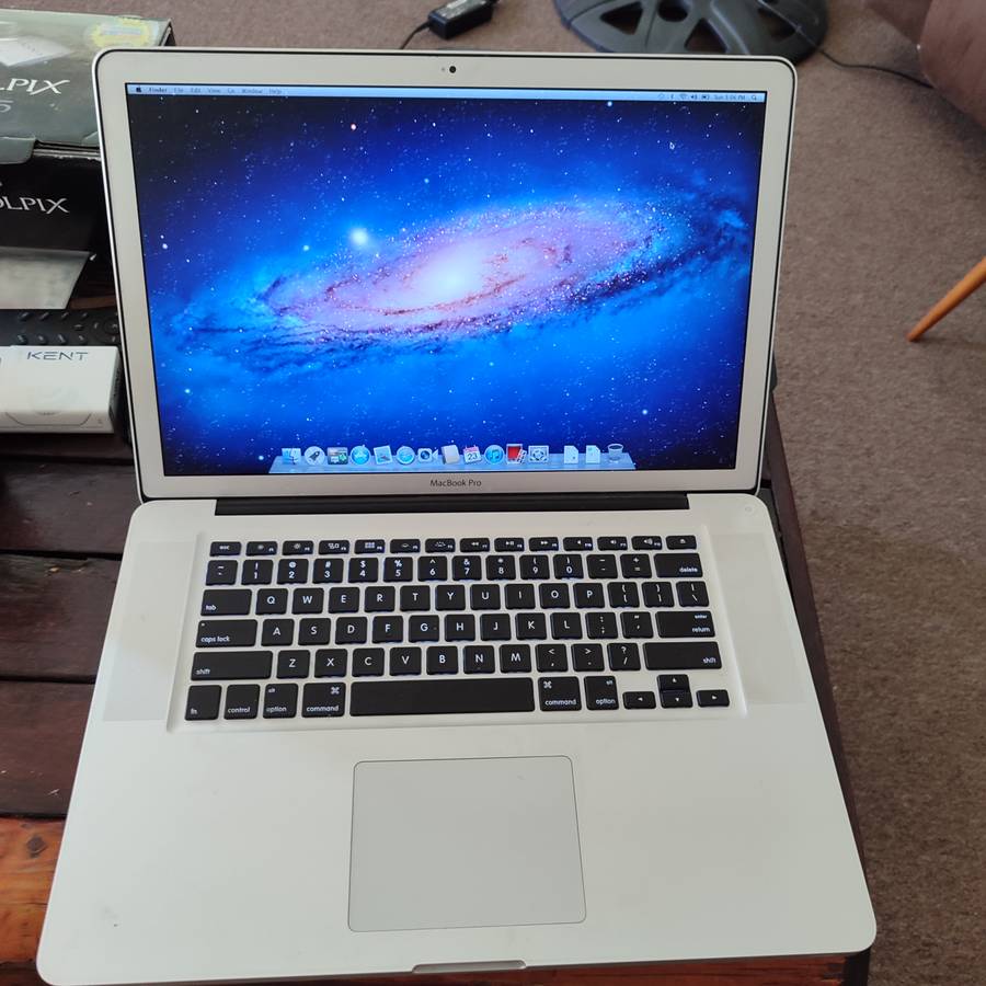 MACBOOK PRO