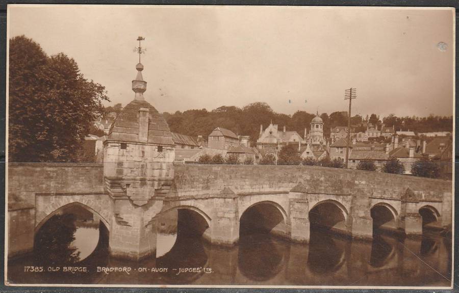 A PICTURE POST CARD SHOWING OLD BRIDGE BRADFORD-ON-AVON MINT LOOK SCAN