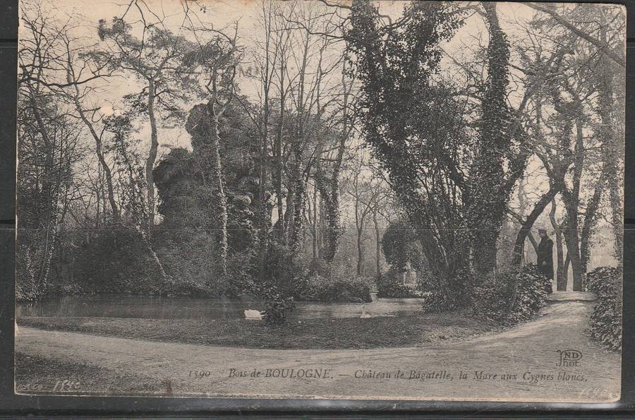 A PICTURE POST CARD FROM PARIS WITH A LABEL FRANKED LOOK SCAN X 2