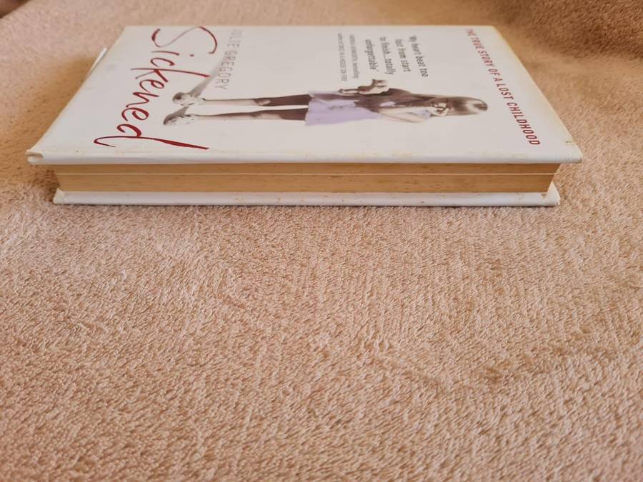 Sickened: The Memoir of a Munchausen by Proxy Childhood | Julie Gregory (Hardcover with Dustjacket)