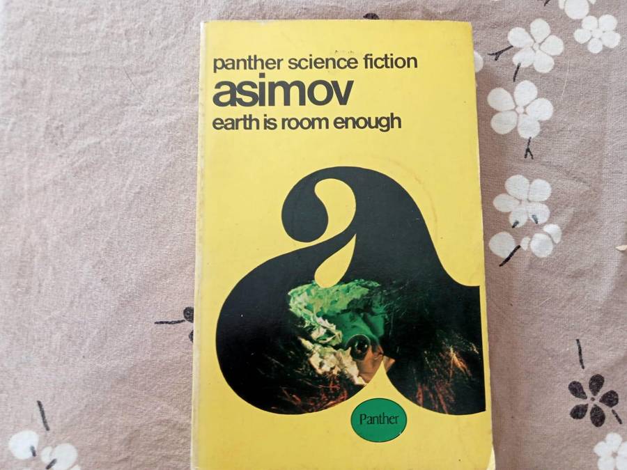 Earth is Room Enough | Isaac Asimov (Paperback)