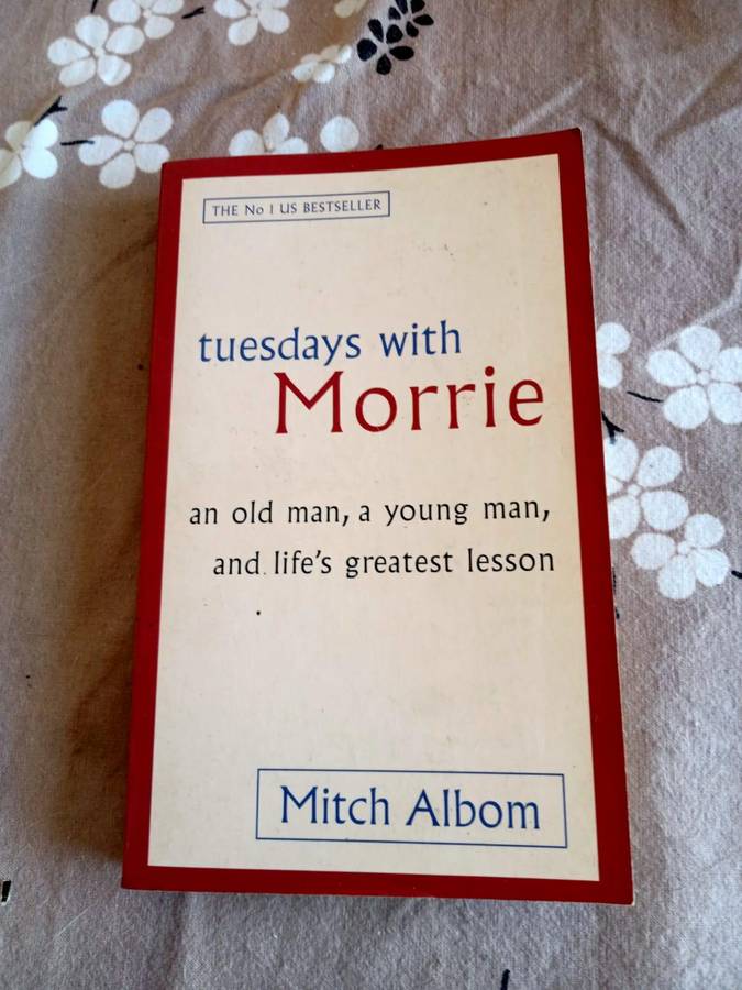 Tuesdays with Morrie | Mitch Albom (Softcover)