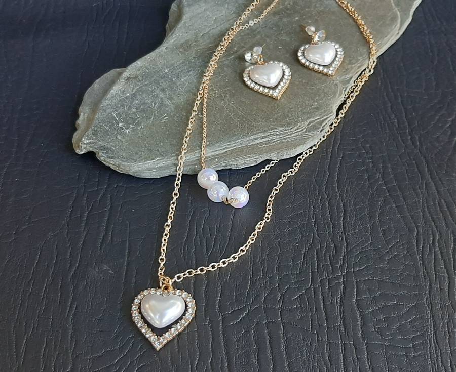 ELEGANT HEART-THEMED JEWELLERY SET - ACRYLIC PEARLS & DIAMANTE ACCENTS