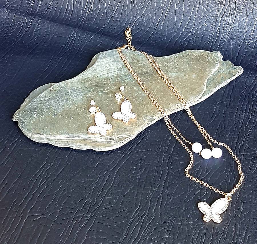 ELEGANT BUTTERFLY-THEMED JEWELLERY SET - ACRYLIC PEARLS & DIAMANTE ACCENTS