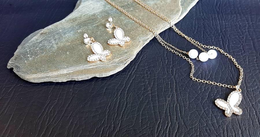 ELEGANT BUTTERFLY-THEMED JEWELLERY SET - ACRYLIC PEARLS & DIAMANTE ACCENTS