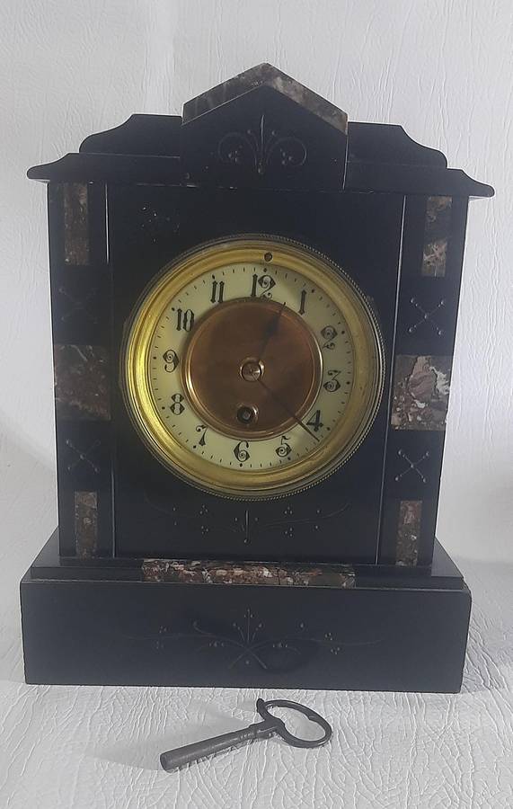 VICTORIAN SLATE MANTEL CLOCK - A TIMELESS TREASURE FROM THE 19th CENTURY