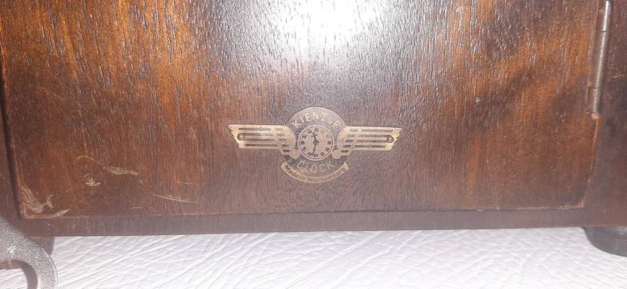 ANTIQUE KIENZLE MANTEL CLOCK - A TIMELESS GERMAN MASTERPIECE