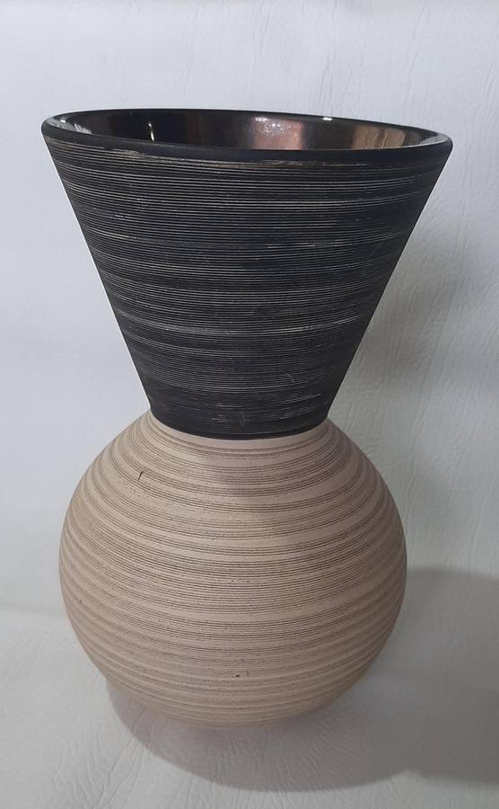 UNIQUE HANDCRAFTED CERAMIC VASE - STUNNING TEXTURED DESIGN WITH BRONZE INTERIOR