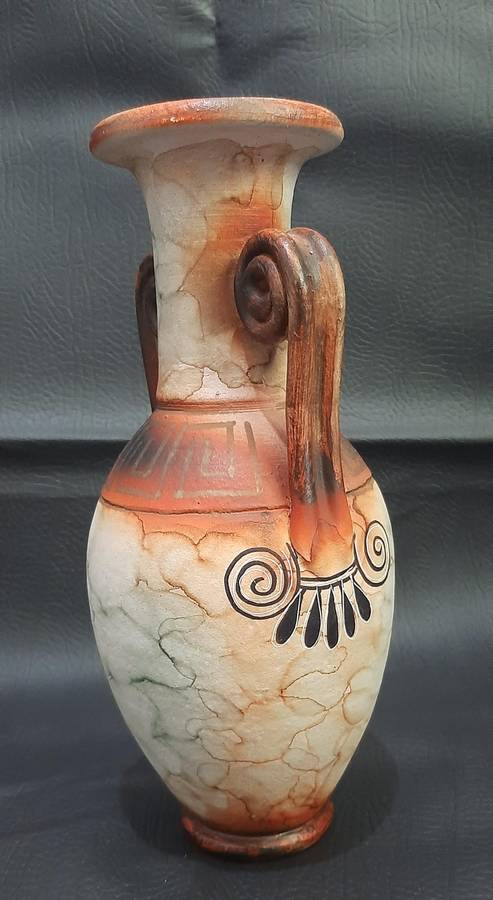 GREEK MYTHOLOGY-INSPIRED CERAMIC VASE  TIMELESS BEAUTY IN EXCELLENT CONDITION