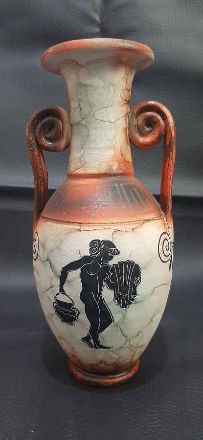 GREEK MYTHOLOGY-INSPIRED CERAMIC VASE  TIMELESS BEAUTY IN EXCELLENT CONDITION