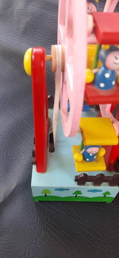 WHIRLS OF MEMORY  VINTAGE WOODEN FERRIS WHEEL MUSIC BOX (21.5 CM)