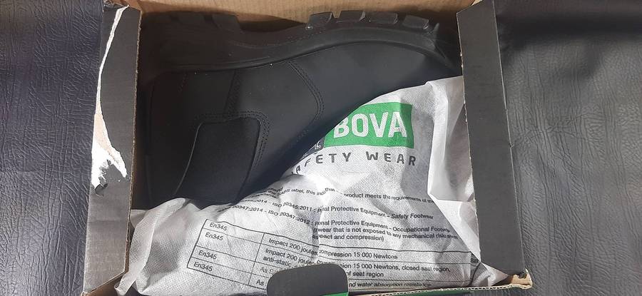 Bova Size 11 Safety Shoes