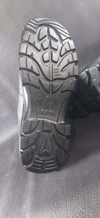 Bova Size 11 Safety Shoes