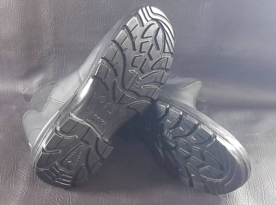 Bova Size 11 Safety Shoes
