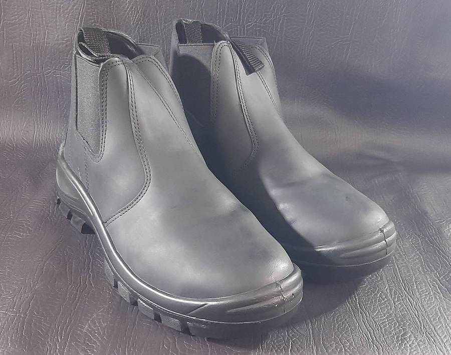 Bova Size 11 Safety Shoes