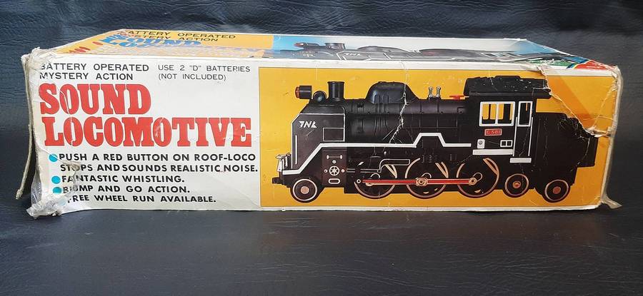 VINTAGE 1980s BATTERY-OPERATED LOCOMOTIVE (38cm x 9cm x 14cm)  SOUND LOCOMOTIVE WITH MYSTERY ACTION
