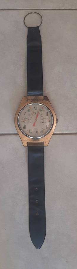 OVERSIZED WRISTWATCH-STYLE WALL THERMOMETER  72CM OF FRENCH QUIRK AND FUNCTION