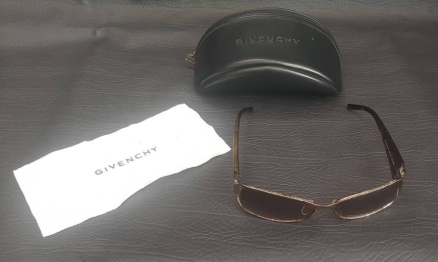 GIVENCHY LADIES SUNGLASSES  DESIGNER STYLE IN GREAT SECONDHAND CONDITION