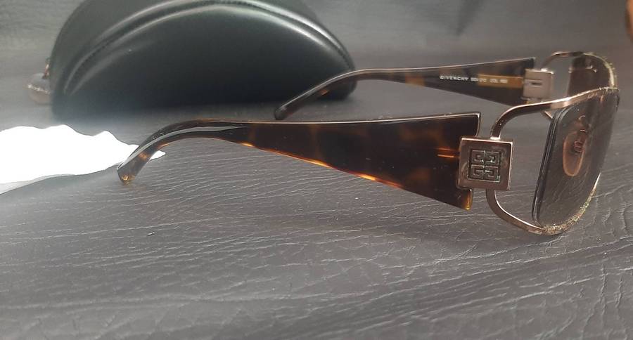 GIVENCHY LADIES SUNGLASSES  DESIGNER STYLE IN GREAT SECONDHAND CONDITION