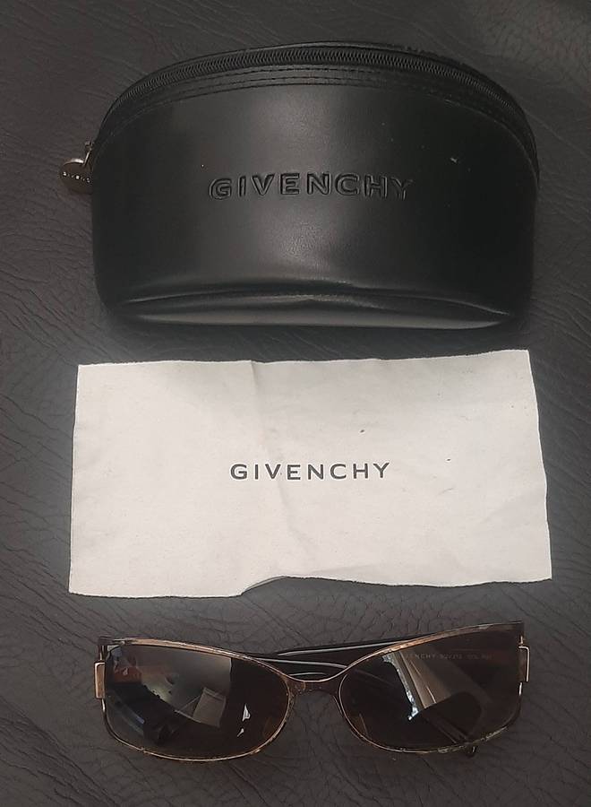 GIVENCHY LADIES SUNGLASSES  DESIGNER STYLE IN GREAT SECONDHAND CONDITION