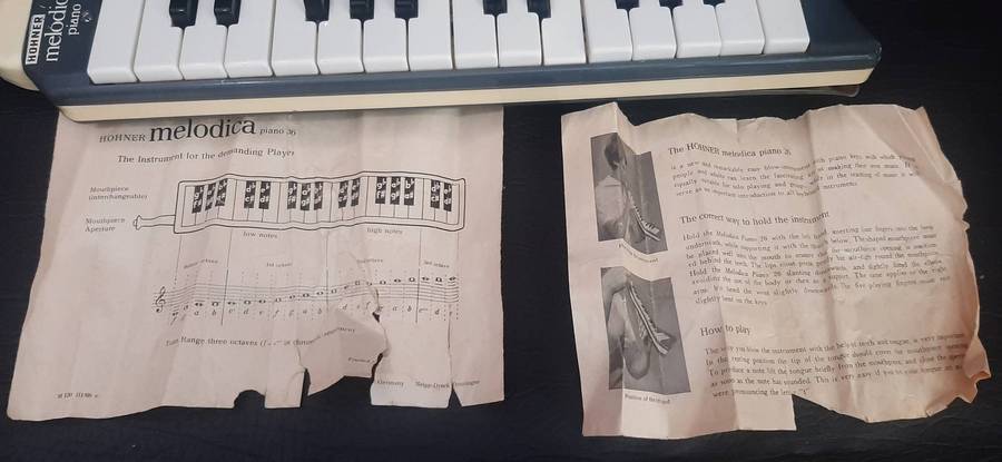 HOHNER MELODICA PIANO 26  VINTAGE PORTABLE KEYBOARD WITH CASE AND ORIGINAL INSTRUCTION SHEETS